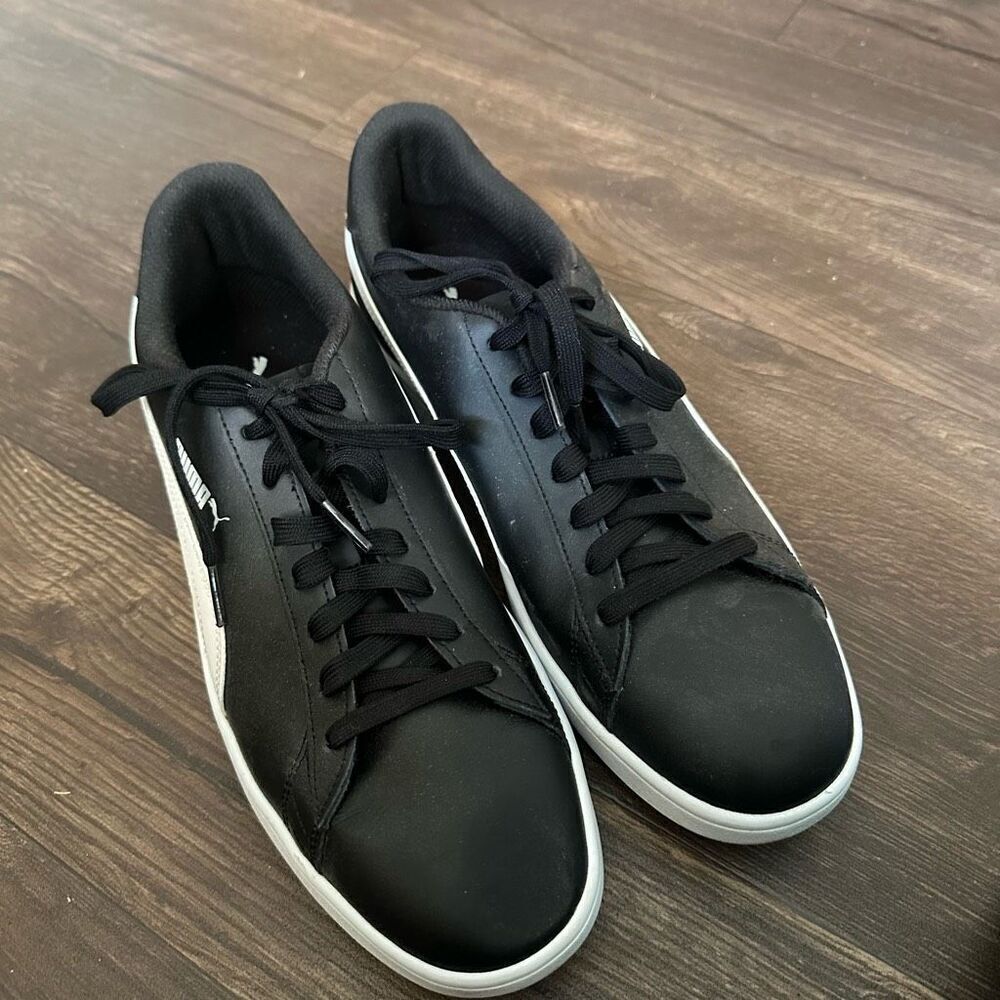 Puma black & white soft foam lace up size 11 shoes